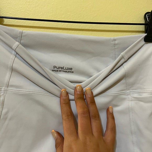 White fabletics spandex shorts with pockets - Picture 3 of 3